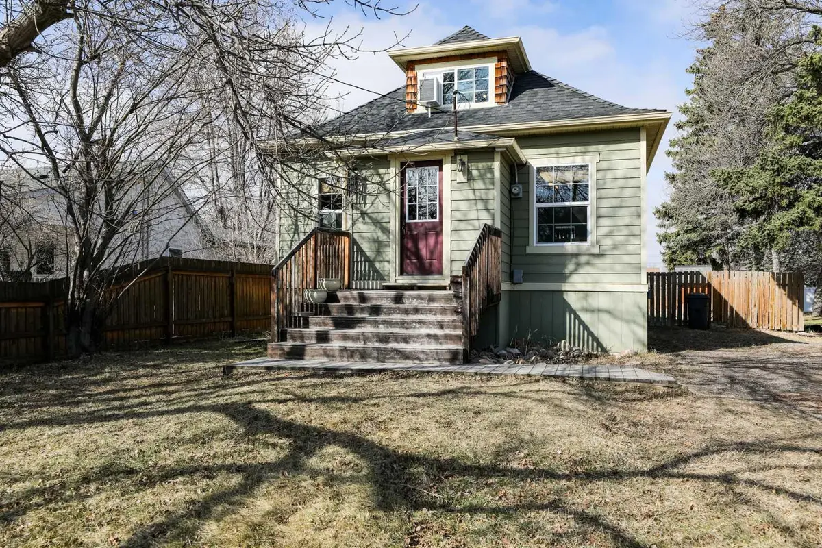 174 S 2 ST W, Magrath, AB T0K 1J0