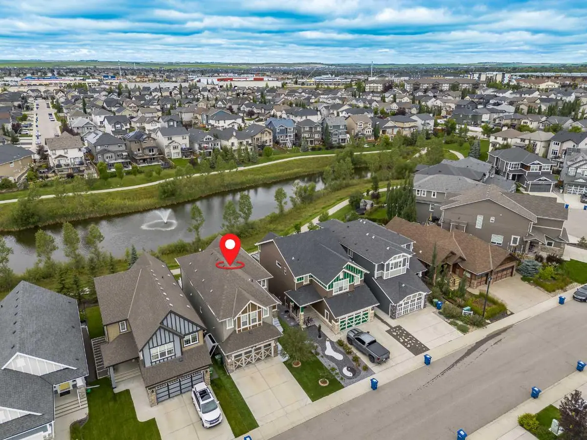 225 Kingsmere CV SE, Airdrie, AB T4A 0S1