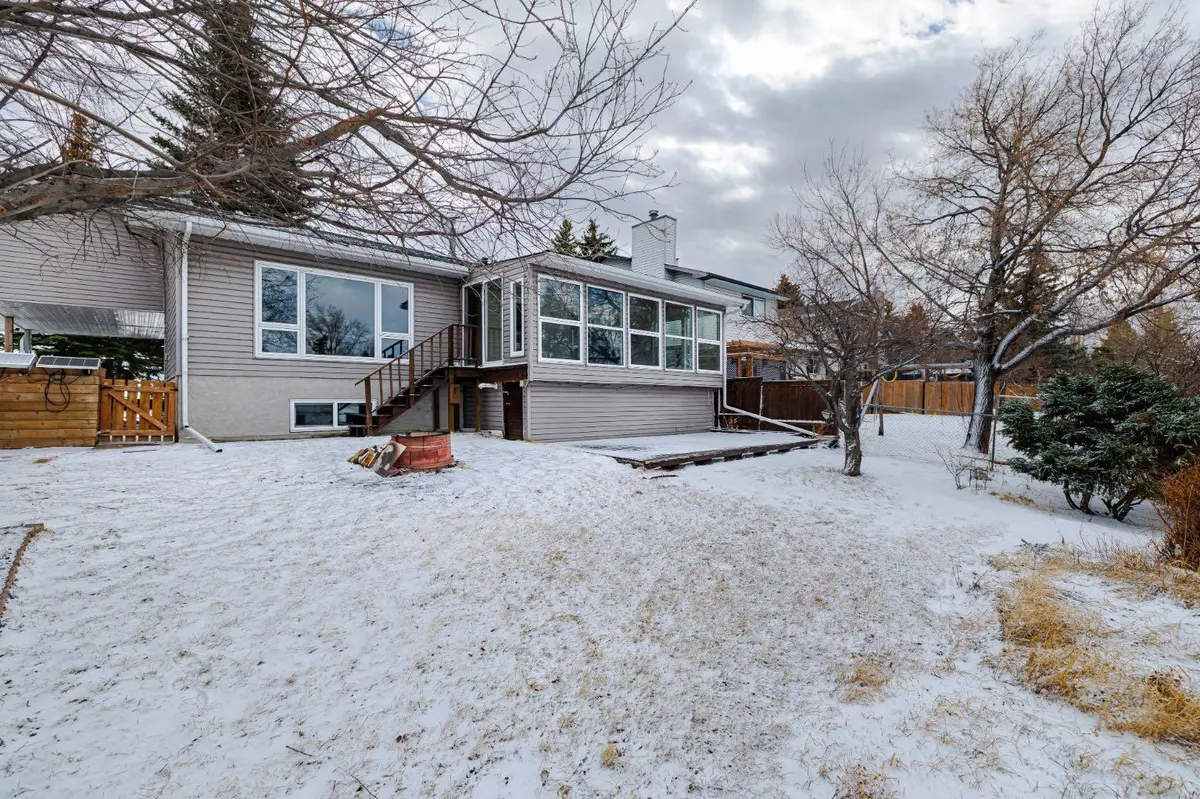 38 Sundance PL SE, Airdrie, AB T4B 1T1