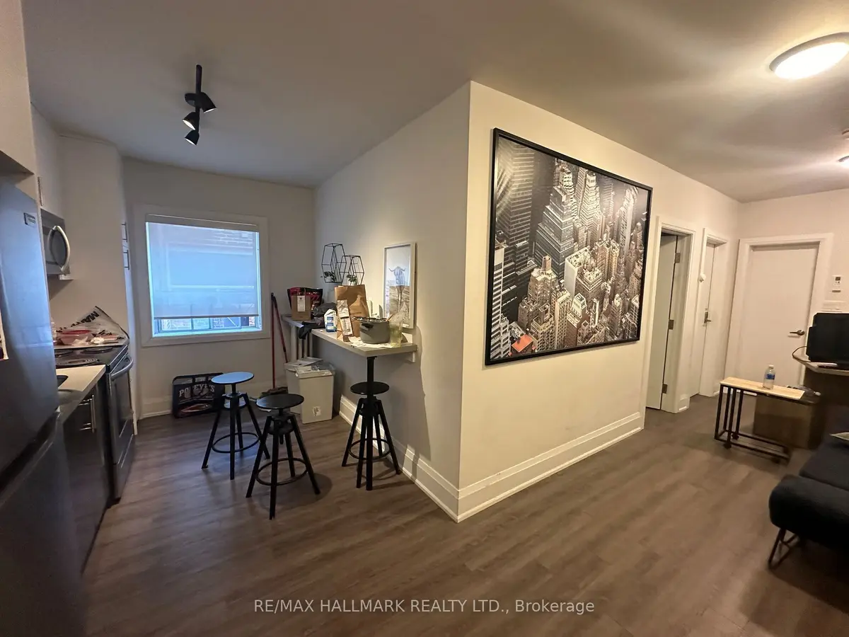 595 St Clair AVE W #7, Toronto C02, ON M6C 1A3