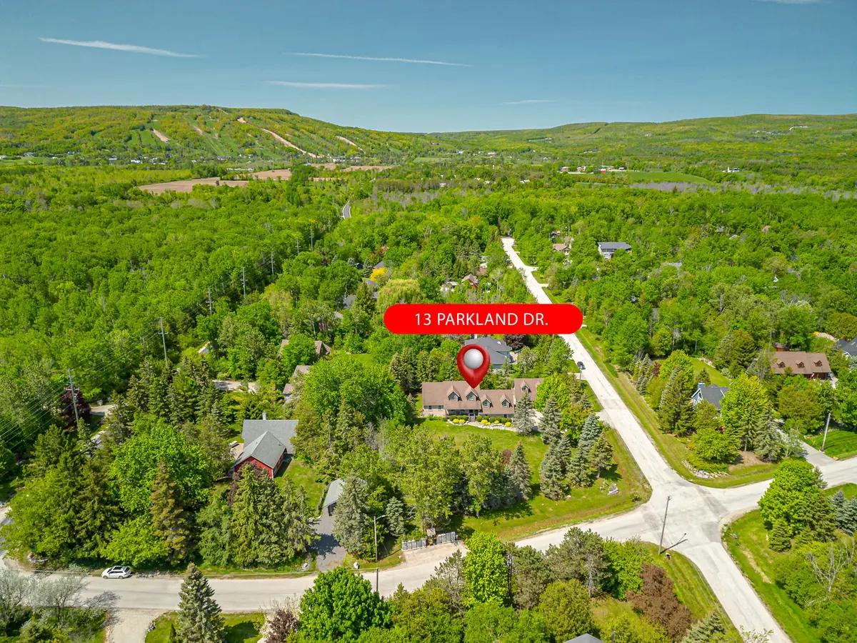 13 Parkland DR, Clearview, ON L9Y 3Y9