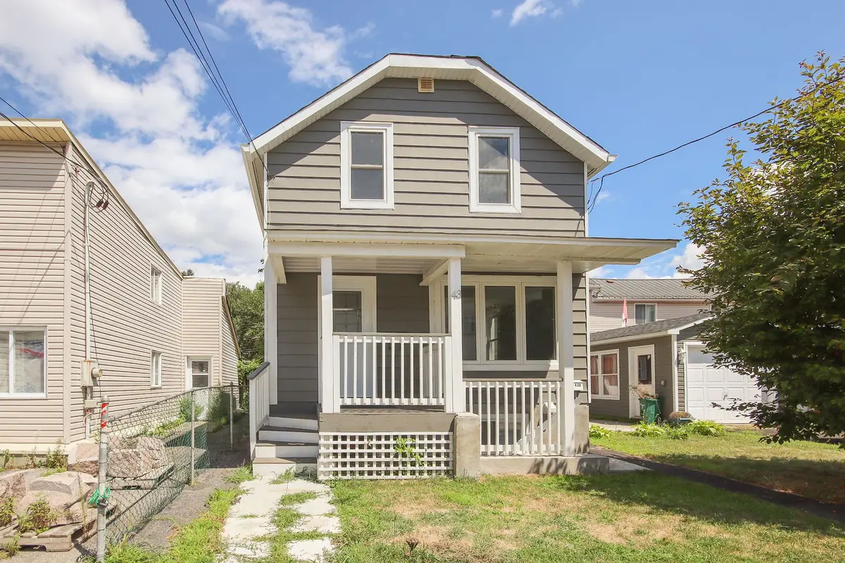 43 ST CHARLES ST #A, Vanier And Kingsview Park, ON K1L 5V3