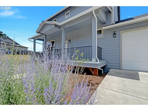 845 FOREST HEIGHTS ST, Sutherlin, OR 97479