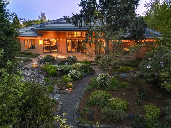 2325 PARK GROVE DR, Eugene, OR 97408