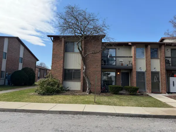 33537 Pondview CIR, Livonia, MI 48152