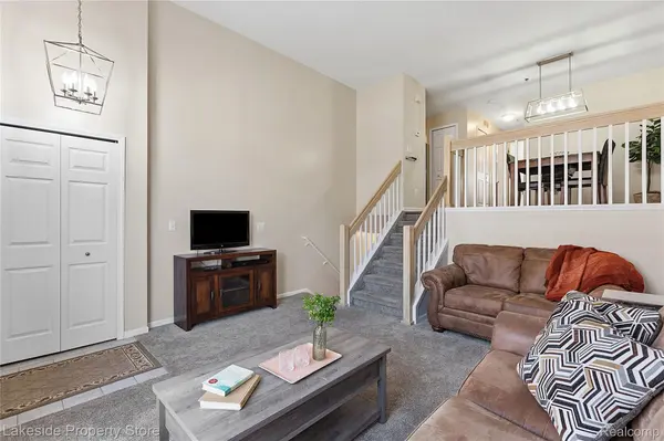 22187 W West Village DR #5, Dearborn, MI 48124