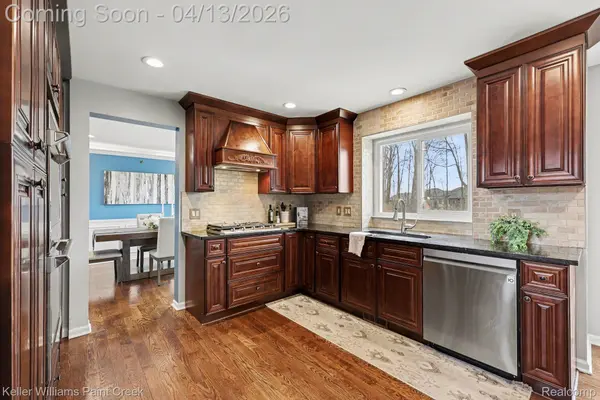 18124 Bayside DR, Macomb Township, MI 48042