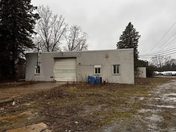 41241 E HURON RIVER DR, Van Buren Charter Township, MI 48111