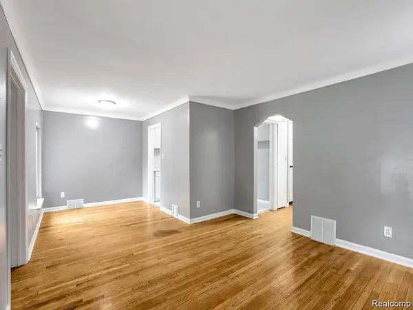 18681 BARLOW ST, Detroit, MI 48205