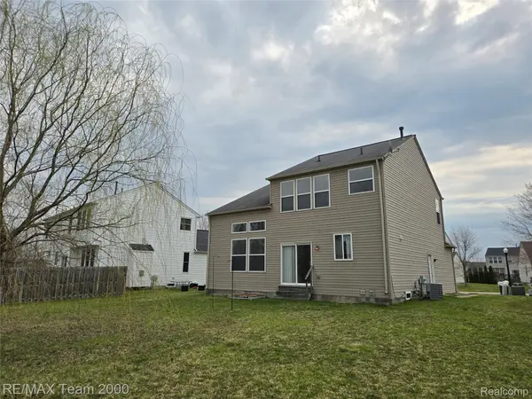 7249 Warwick DR, Ypsilanti Charter Township, MI 48197