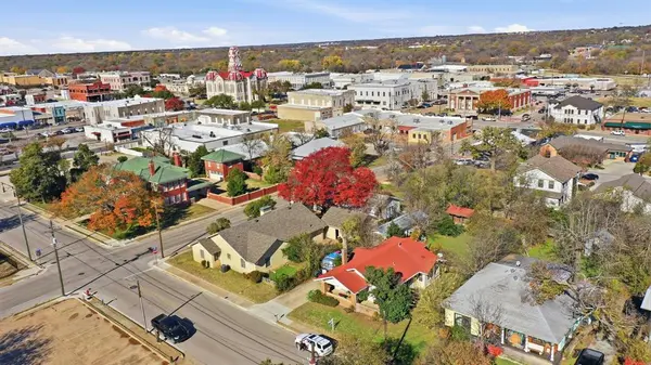 203 E Oak Street, Weatherford, TX 76086