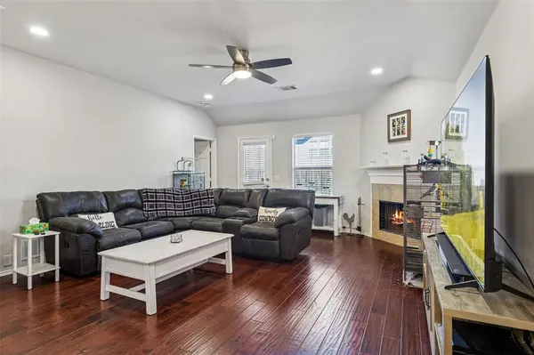 8901 Sierra Trail, Cross Roads, TX 76227