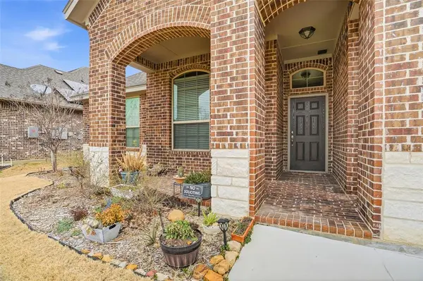 136 Colonial Drive, Joshua, TX 76058