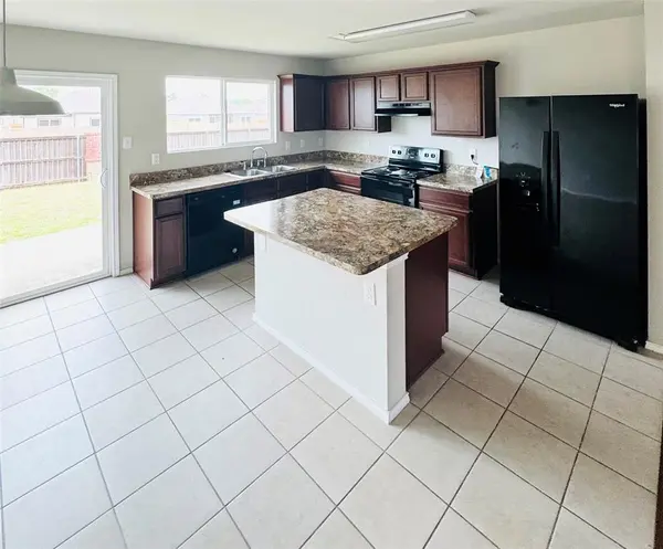 114 Brushy Creek Lane, Terrell, TX 75160