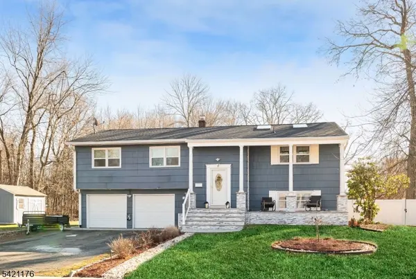 4 Lynn Ct, Lincoln Park Boro, NJ 07035