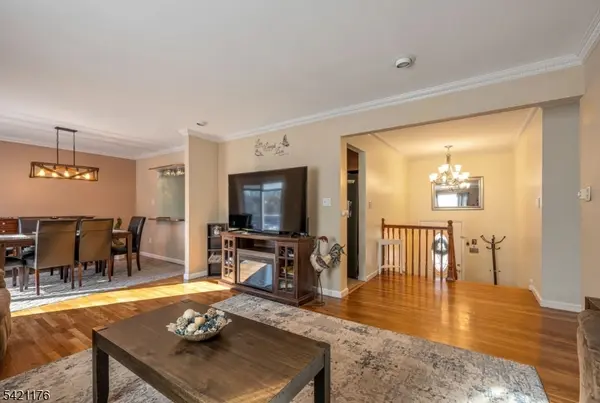 4 Lynn Ct, Lincoln Park Boro, NJ 07035