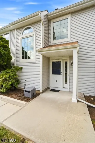 5 Ardsley Sq, Sayreville Boro, NJ 08859