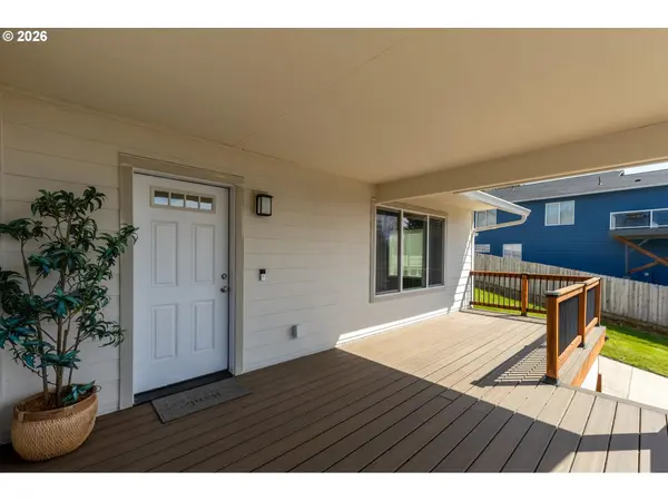 9 CURTIS, Longview, WA 98632