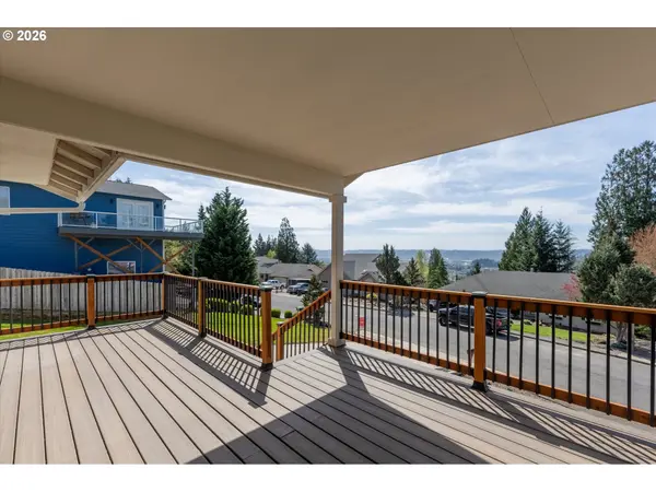 9 CURTIS, Longview, WA 98632