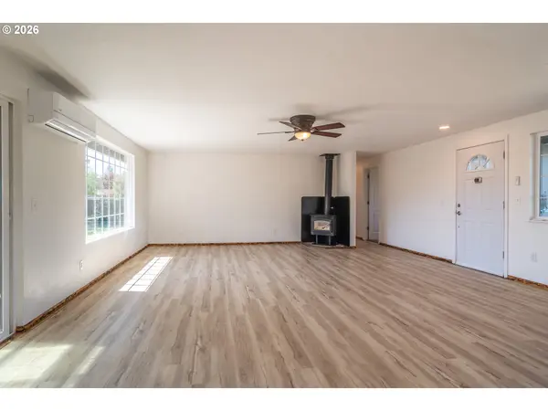 184 CHADWICK LN, Myrtle Creek, OR 97457