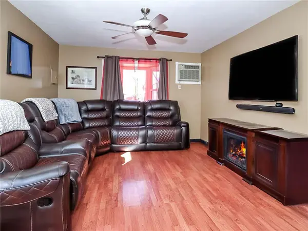 32 McCormick PL, Staten  Island, NY 10305