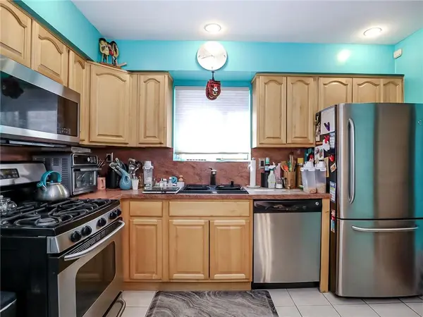 32 McCormick PL, Staten  Island, NY 10305