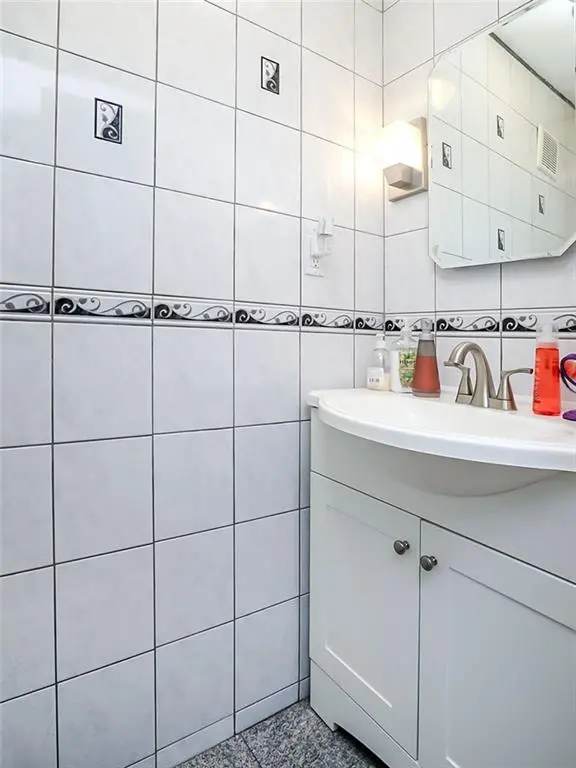 32 McCormick PL, Staten  Island, NY 10305