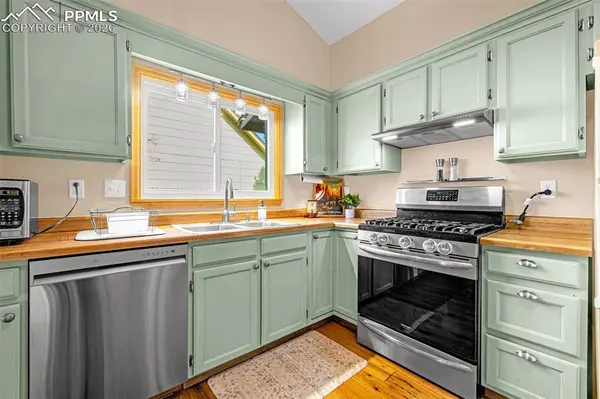 6130 Pemberton WAY, Colorado Springs, CO 80919