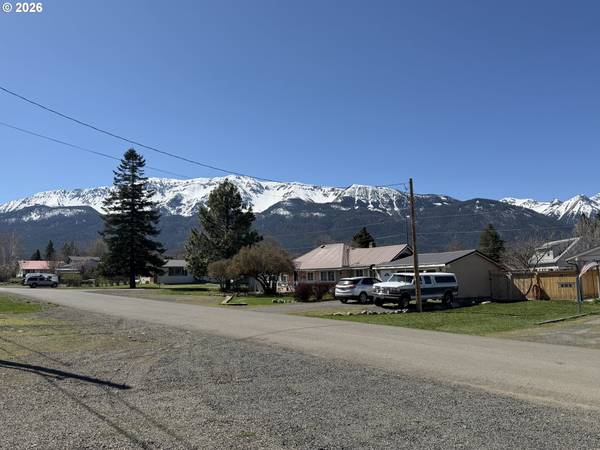 404 S COLLEGE ST, Joseph, OR 97846