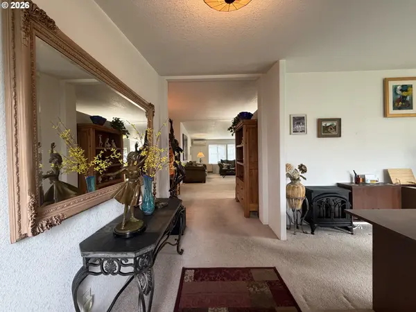 404 S COLLEGE ST, Joseph, OR 97846