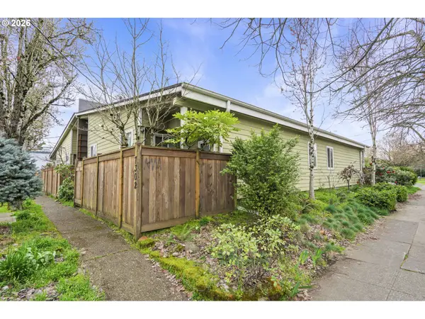 7302 N NEW YORK AVE #6, Portland, OR 97203