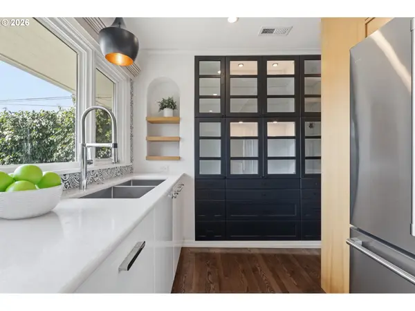 4432 SW TWOMBLY AVE, Portland, OR 97239