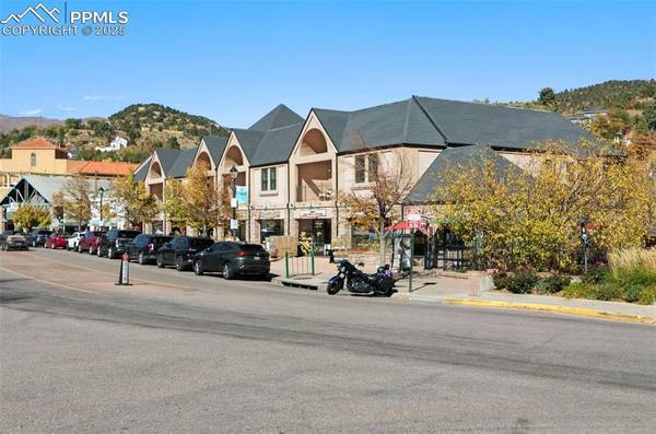 906 Manitou AVE #201, Manitou Springs, CO 80829