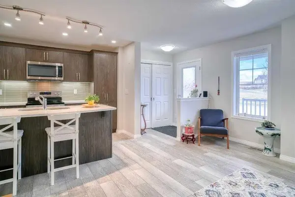 97 Yorkville BLVD SW, Calgary, AB T2X 4J9