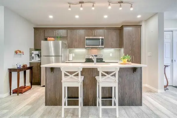 97 Yorkville BLVD SW, Calgary, AB T2X 4J9