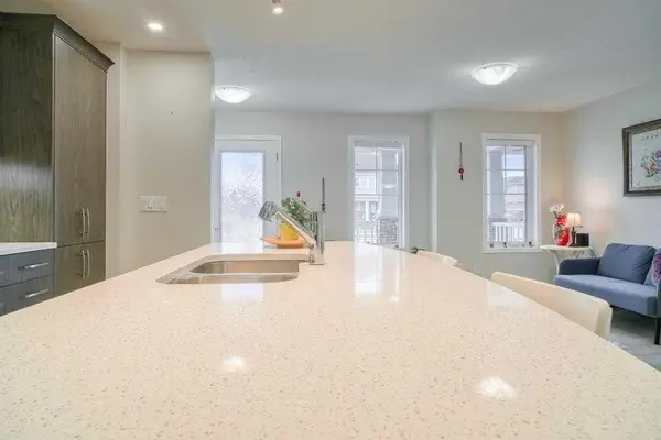 97 Yorkville BLVD SW, Calgary, AB T2X 4J9