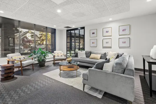 1001 14 AVE SW #601, Calgary, AB T2R 1L2