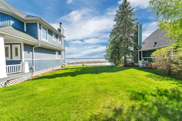 182 Marina Bay CT, Sylvan Lake, AB T4S 1E9