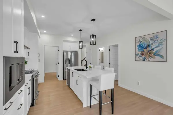 35 Versant VW SW, Calgary, AB T2Y 0W9