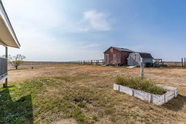 7502 Old Trans Canada HWY, Rural Cypress County, AB T0J 2P0