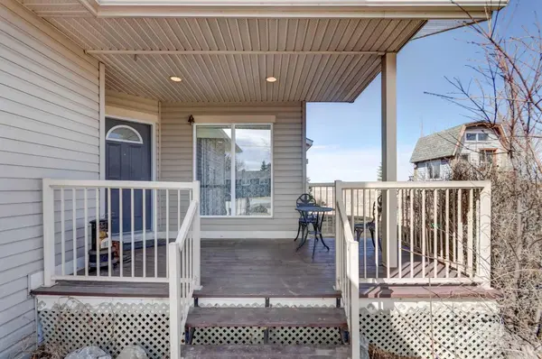 208 Railway AVE, Cheadle, AB T1P 0X8