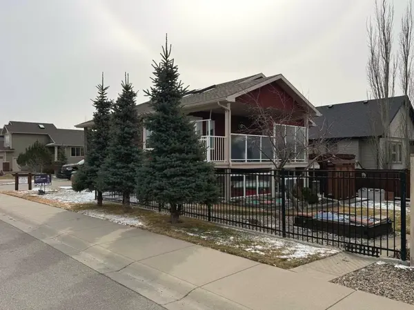 302 Sixmile LN S, Lethbridge, AB T1K 5S6