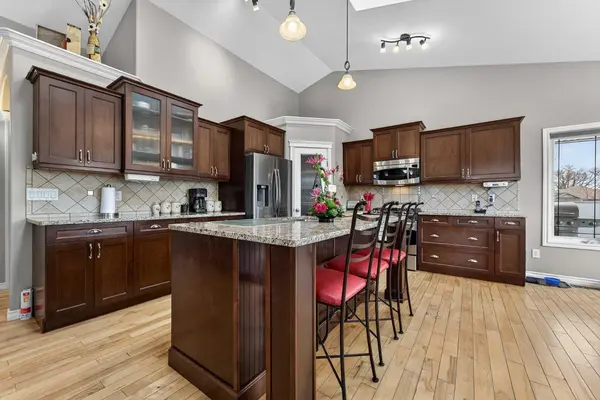 302 Sixmile LN S, Lethbridge, AB T1K 5S6