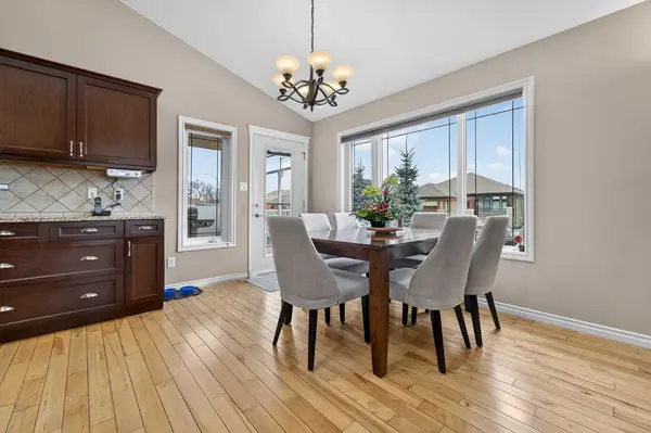 302 Sixmile LN S, Lethbridge, AB T1K 5S6