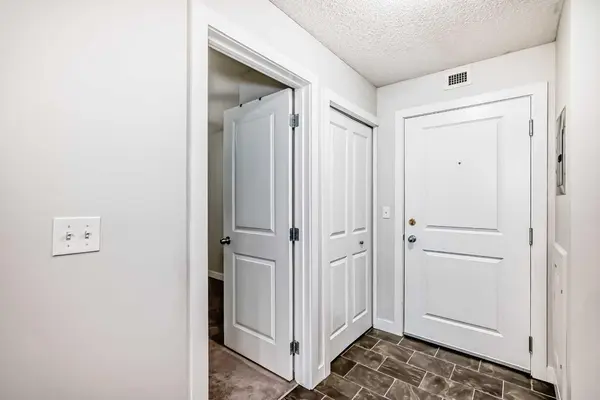 403 Mackenzie WAY SW #9309, Airdrie, AB T4B 3V7