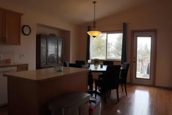 5228 41 st Crescent, Innisfail, AB T4G1W5