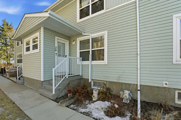 30 Poplar CRES,  Springbrook,  AB T4S 1V3