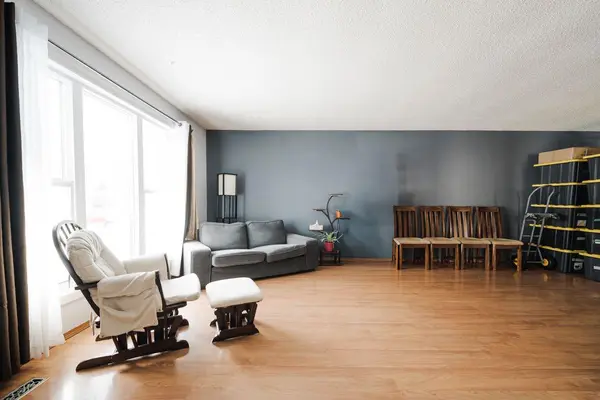 181 Windsor DR, Fort Mcmurray, AB T9H 4R1