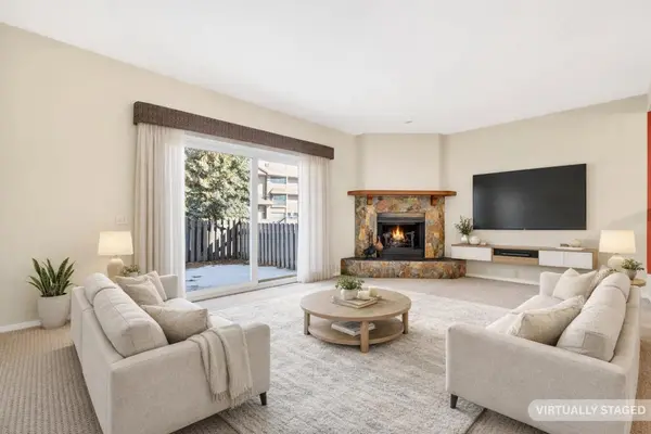 172 Glamis TER SW, Calgary, AB T3E 6V3