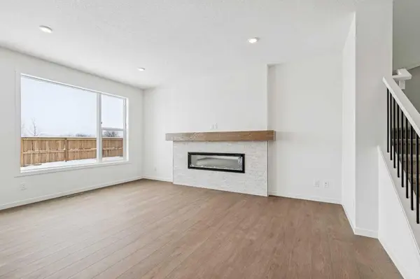 208 Southborough Common, Cochrane, AB T4C3J5